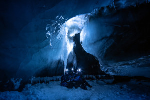 Ice-caving-HGR-136433-Photo Maria Laura Babahekian
