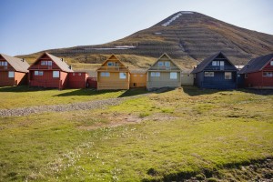 Sightseeing with electric bike - Hurtigruten Svalbard - Photo Schibsted Partnerstudio