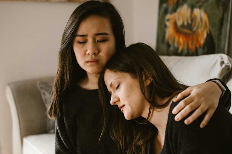 抑鬱症/憂鬱症症狀有哪些?解析抑鬱症前兆症狀、治療與自救方法