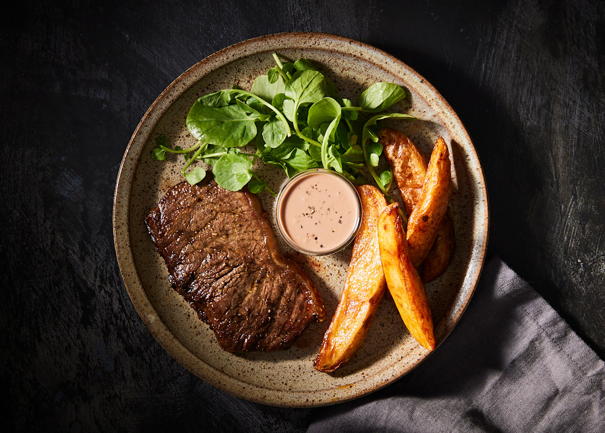 Descriptive visual related to content