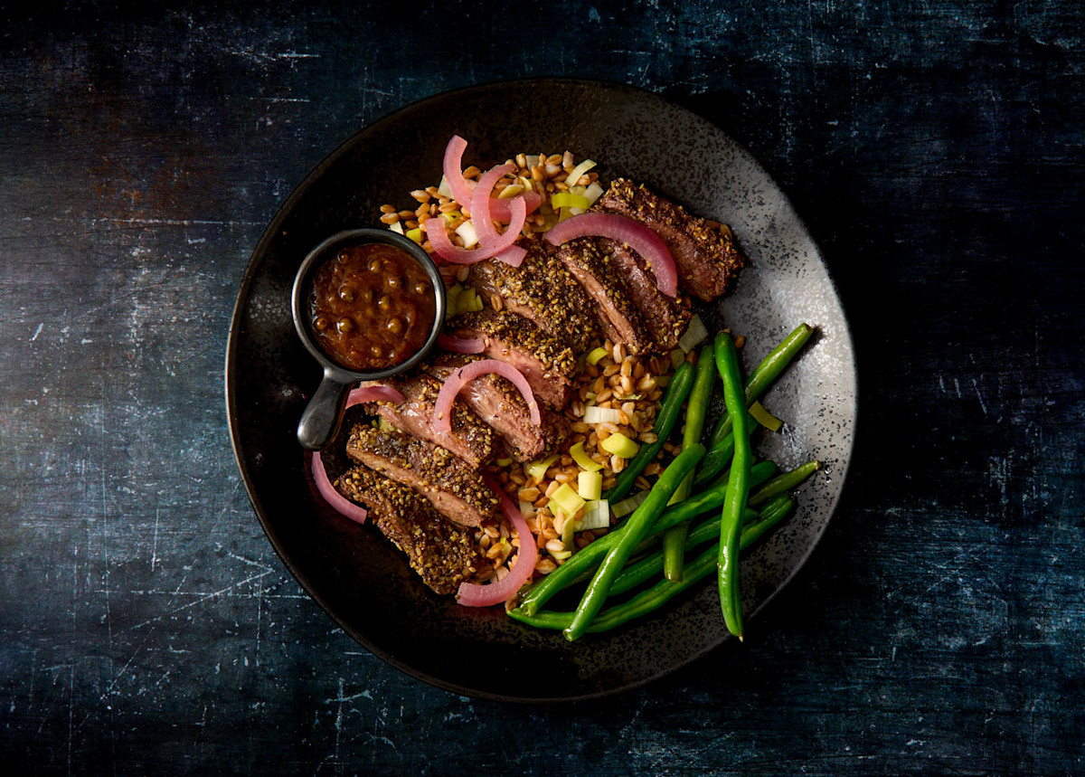 Descriptive visual related to content