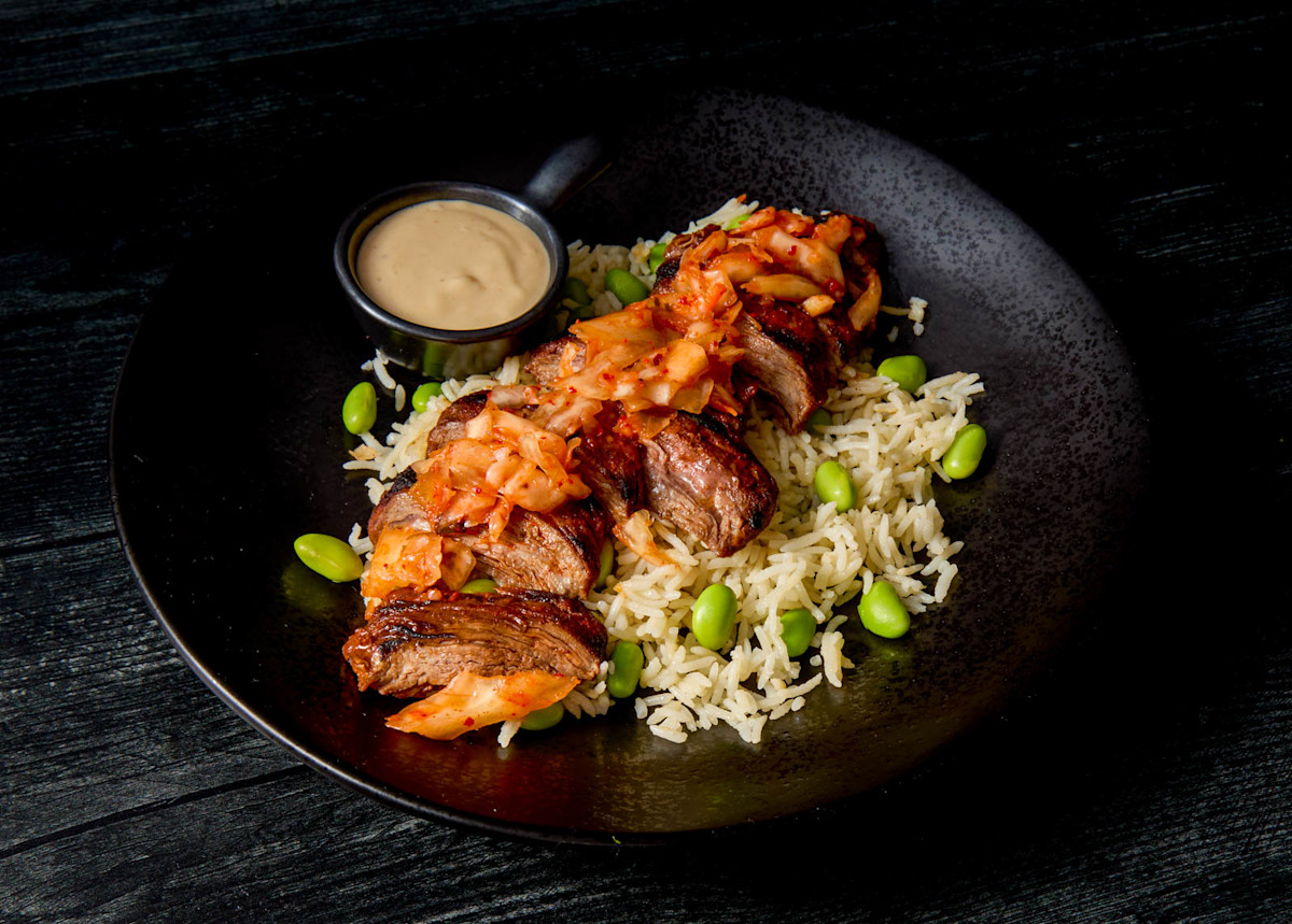 Descriptive visual related to content