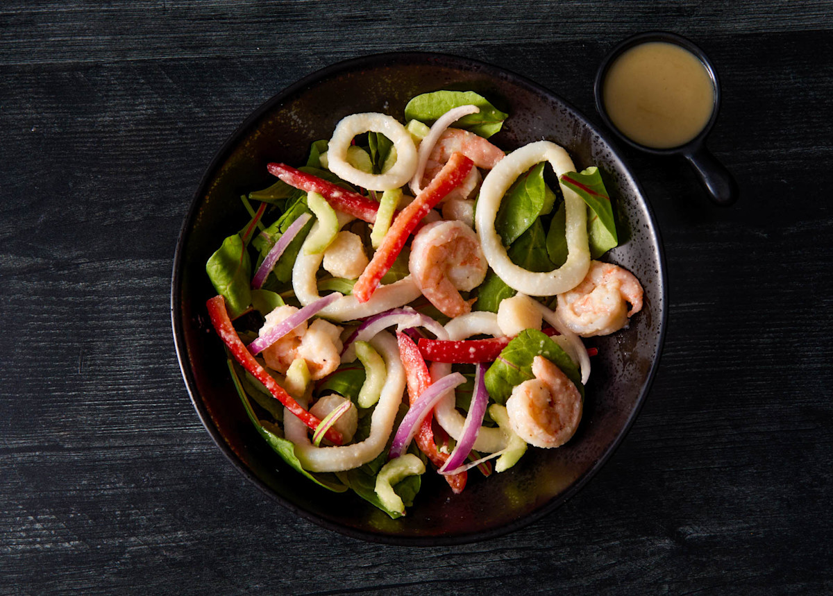 Descriptive visual related to content