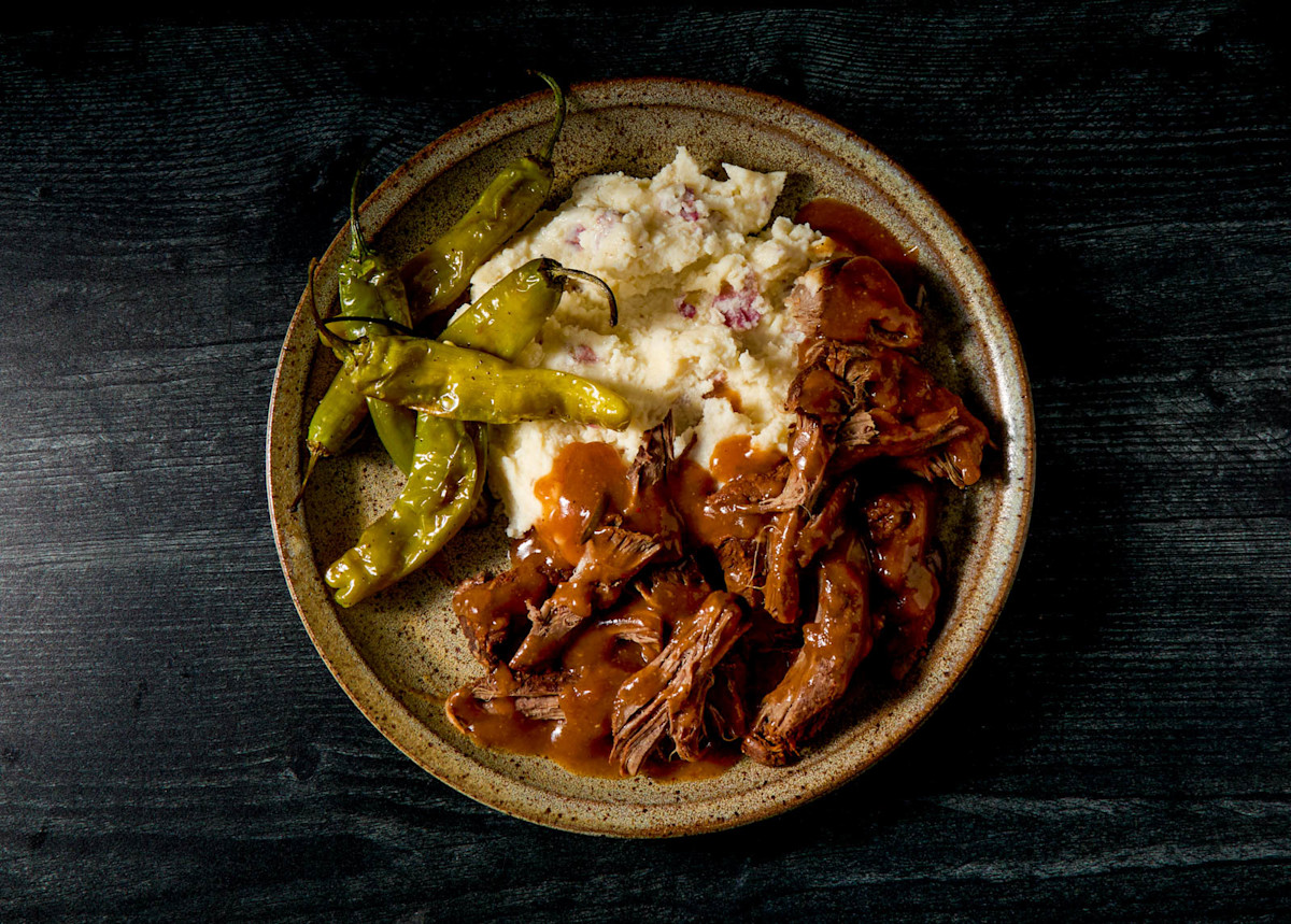 Descriptive visual related to content