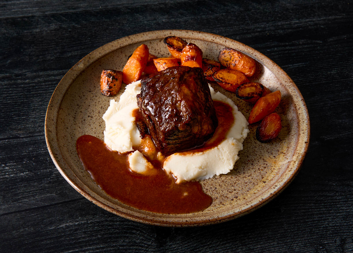 Descriptive visual related to content