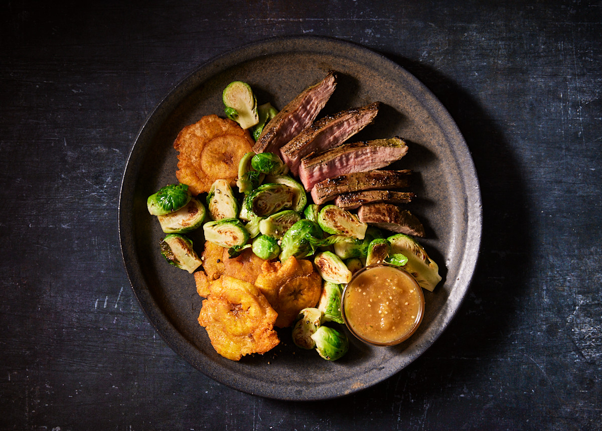 Descriptive visual related to content