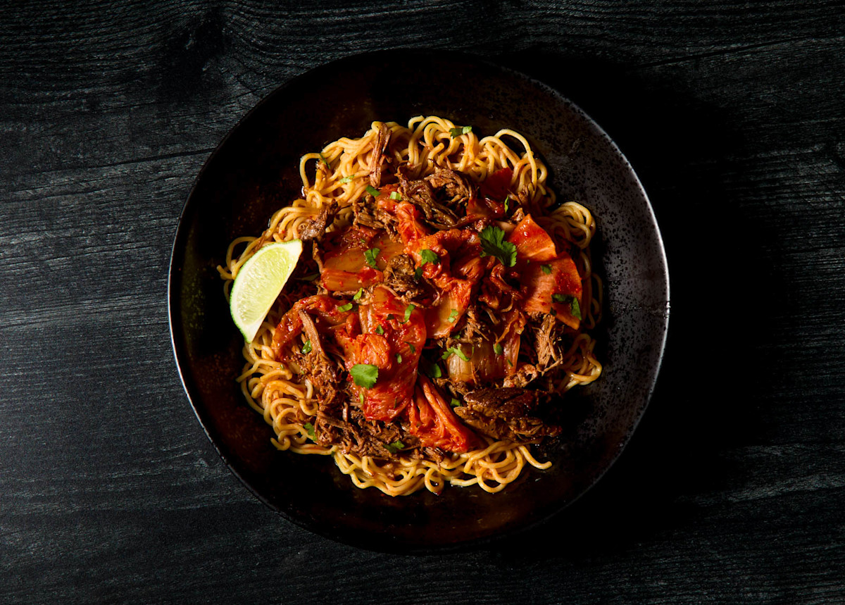 Descriptive visual related to content