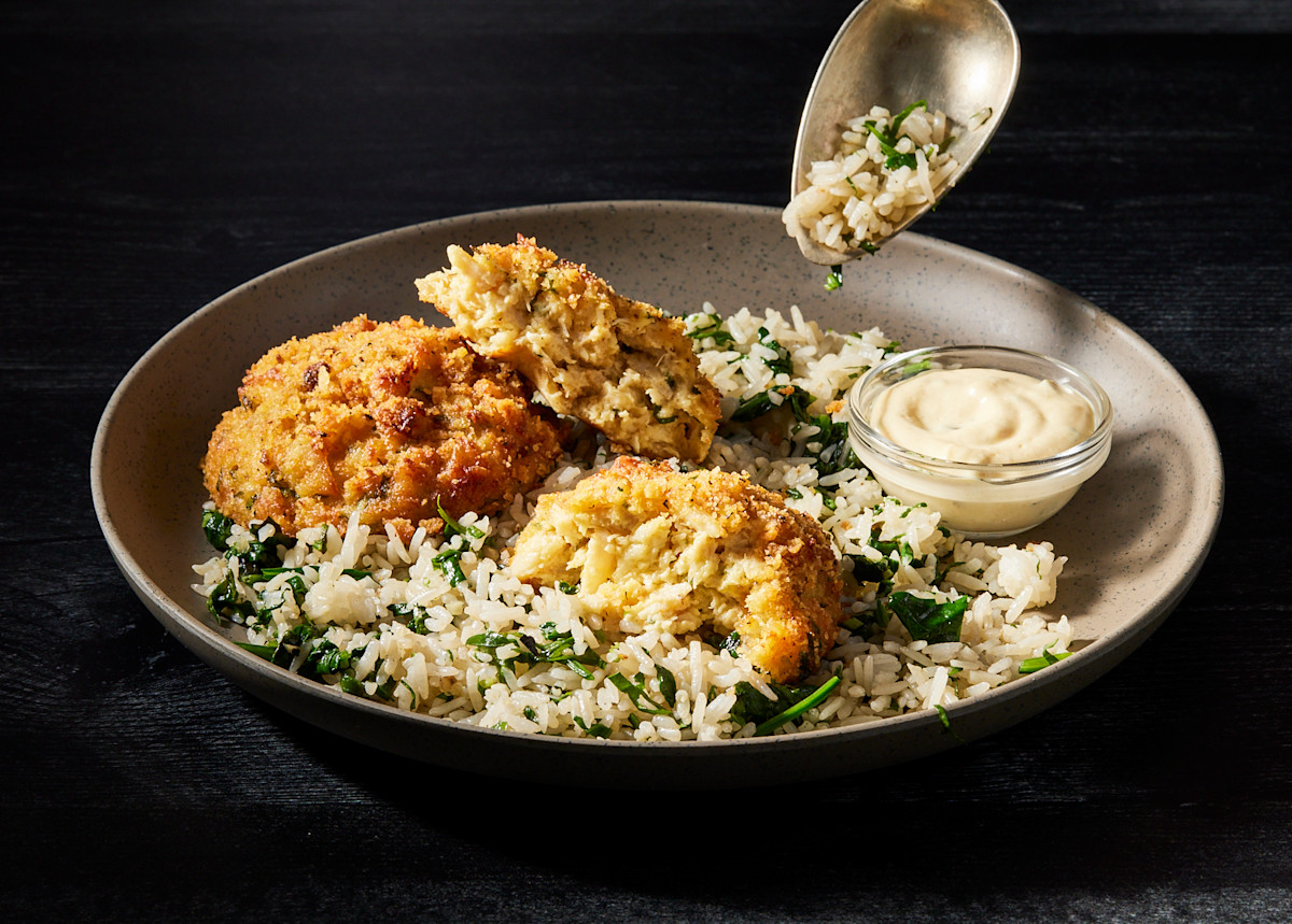 Descriptive visual related to content