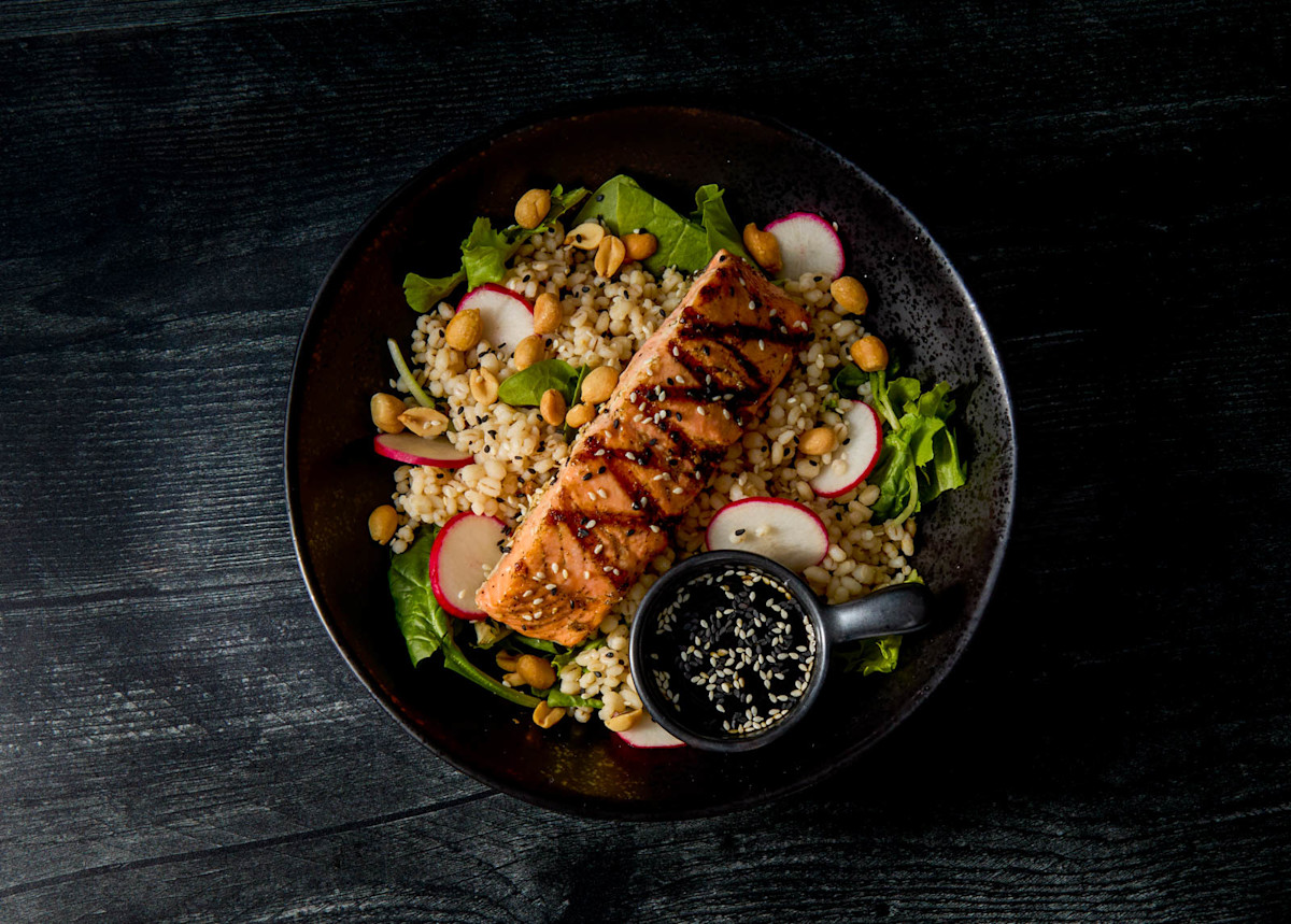 Descriptive visual related to content