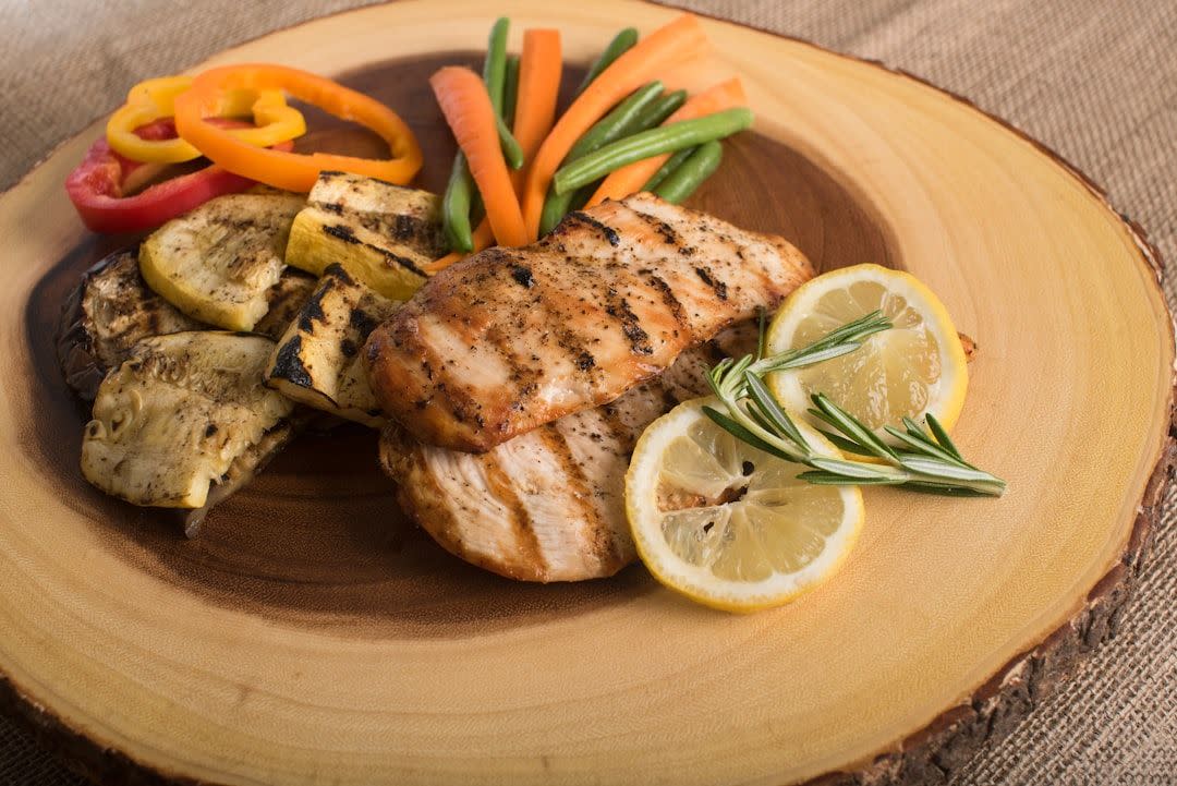 Grilled Chicken and Veggies - Carb Cycling Meal Plan