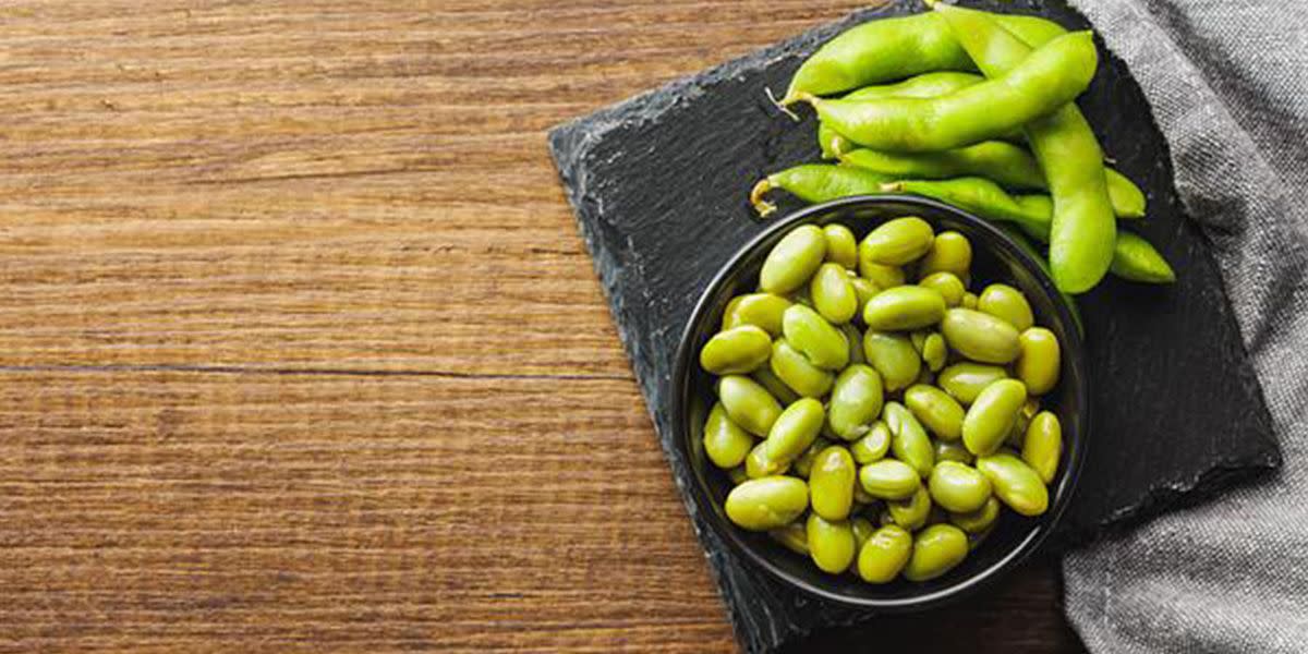 high-protein-snacks-edamame.jpg