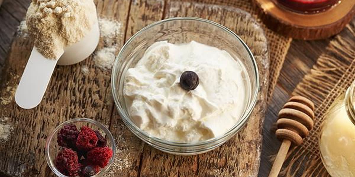 Plain Greek yogurt with protein powder.jpg
