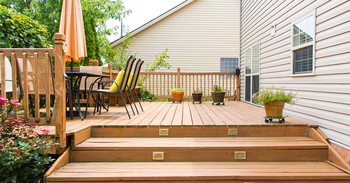 modern covered restaurant deck        
        <figure class=