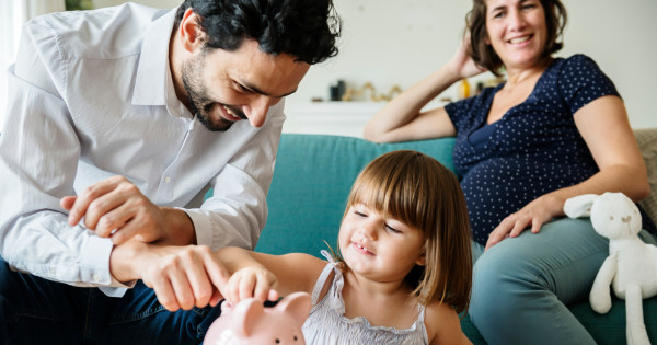 7 Tips for Raising Financially Savvy Kids