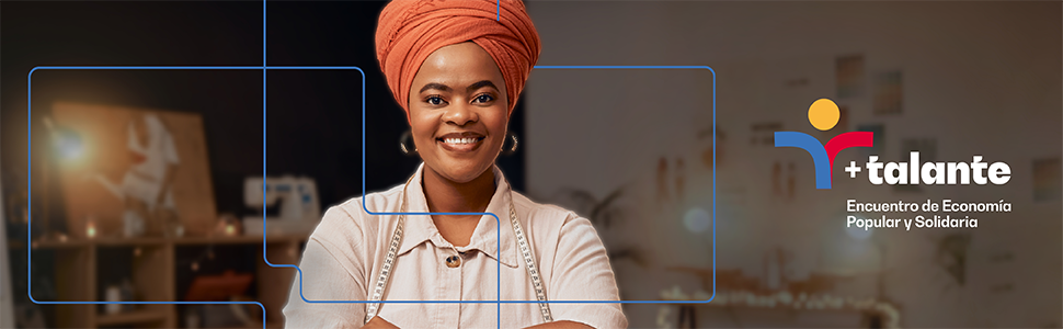 Mujer emprendedora afrocolombiana con una vestimenta local, artista y profesional.