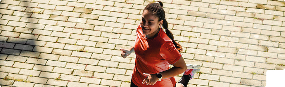 mujer trotando, realizando ejercicio, calidad de vida, media maratón