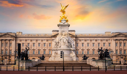 The front exterior of Buckingham Palace.