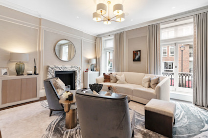 Ebury Street blends classic Belgravia architecture with refined finishes, a hallmark of turnkey London living.