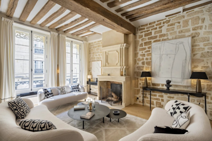 Paris co-ownership near the Seine and top galleries. Rue du Bac showcases classic Left Bank character with modern comfort for effortless city living.