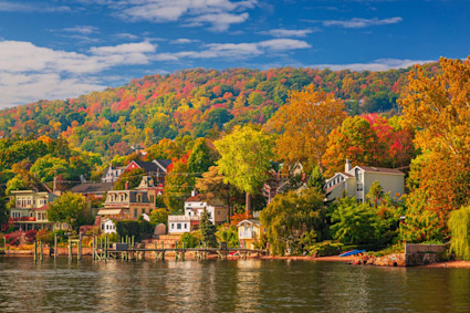 Image of the Catskill Mountains, New York, in the fall. 