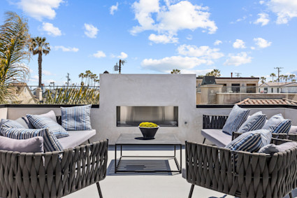 Seaboard’s chic outdoor living area and rooftop deck are perfect for post-screening gatherings, echoing the social energy of the festival.