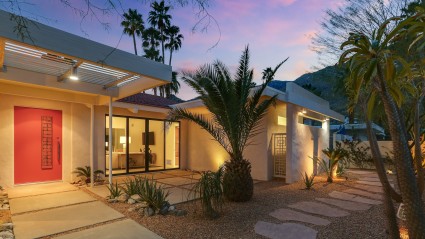 front courtyard in Palm Springs