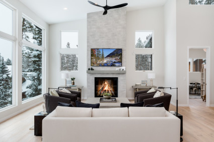 Northwoods living room in the winter