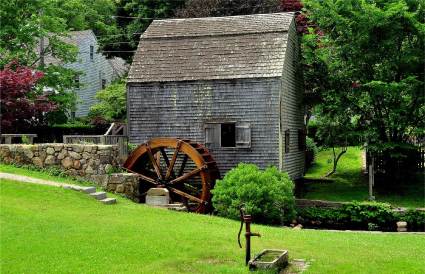 A photo of Sandwich, one of the Cape Cod towns to visit. 