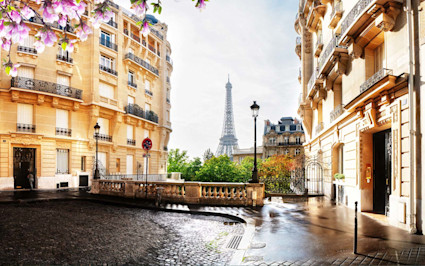 A photo of Paris, France one of the best vacation spots for couples.