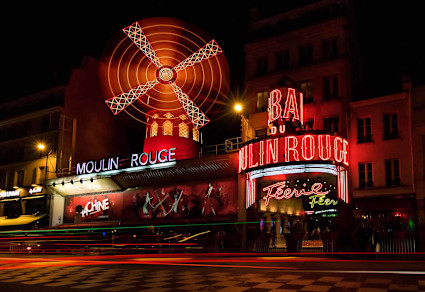 A stock photo shows the theatre where Moulin Rouge is performed.