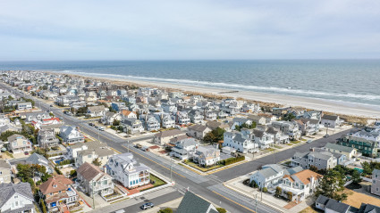 Aerial view of homes along the shore in Avalon, New Jersey