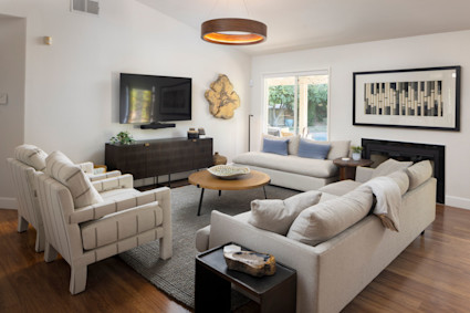 Desert Mirage in La Quinta offers a private sanctuary moments from world-class golf. Its airy living spaces and connection to the outdoors set the tone for relaxation after a rewarding day on the course.