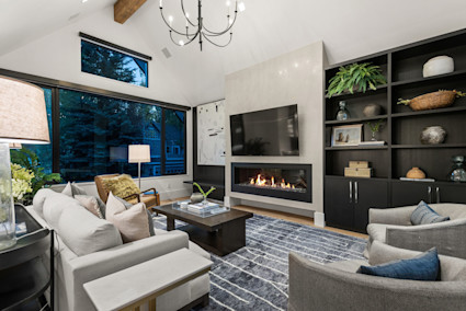 Remodeled Aspen Pacaso with vaulted ceilings, wet bar and indoor-outdoor flow, perfect for apres-ski lounging and entertaining.