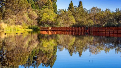 A photo of Oak Glen, a great place to enjoy fall in California.