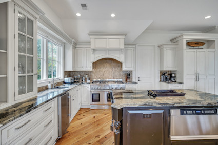 The kitchen in Seaside is designed with food lovers in mind, making it easy to bring the festival’s spirit home for a memorable, chef-inspired meal.