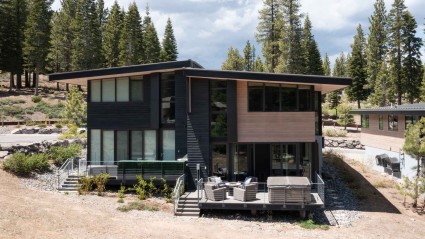 Exterior of a Truckee second home located close to forest and ski trail