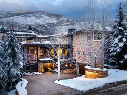 Emerald on Forest Road delivers proximity to Born Free, Vail Village and Lionshead with indoor-outdoor spaces tailored to après-ski.