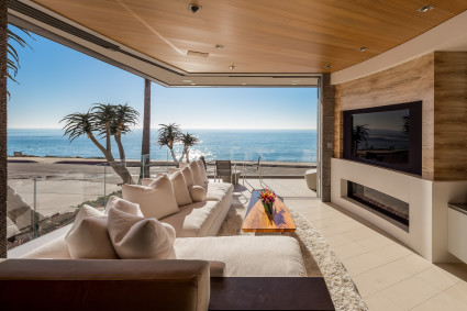 Outdoor/Indoor living space on the beach