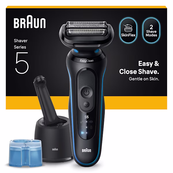 Image of Series 5 B7000cc shaver set with 4in1 SmartCare center and a cartridge.