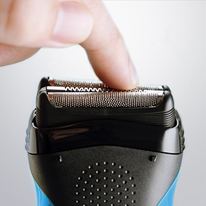 Series 3 310s Wet & Dry shaver with 3 flexible blades