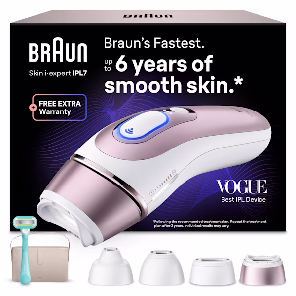 Skin i·expert with vanity case, SmartFlex, intimate, mini precision and standard head, Venus razor. Packaging behind rendering on white background. Skin i·expert with vanity case, SmartFlex, intimate, mini precision and standard head, Venus razor. Packaging behind rendering on white background.