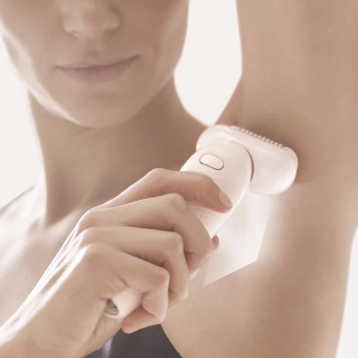 using the Braun Silk-épil 9-002 Flex epilator to maintain a long