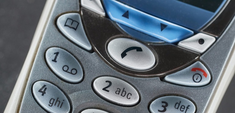 8 Iconic Cell Phone Designs From the Early 2000s