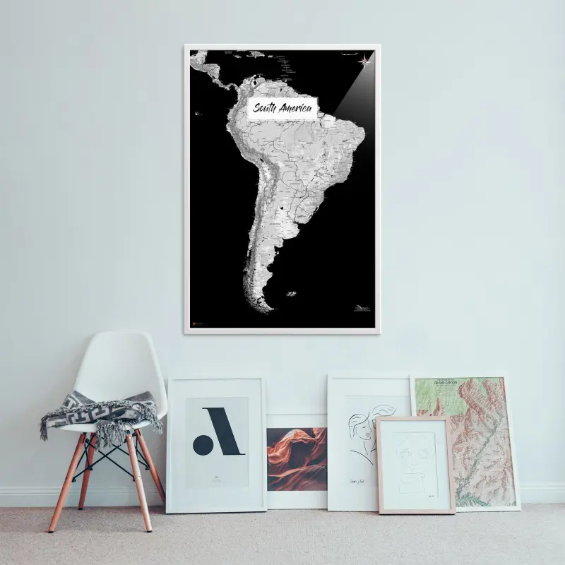 Südamerika-Landkarte als Poster im Kaia Design an der Wand über einer Bildergalerie