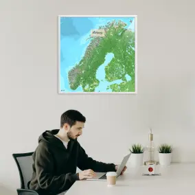 Norwegen-Landkarte als Poster im Jalma Design in einem Büro mit Mann und Laptop