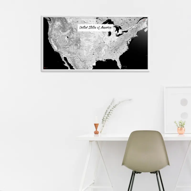 USA-Landkarte als Poster im Kaia Design in einem Büro mit Schreibtisch
