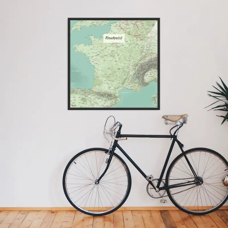 Frankreich-Landkarte als Poster im Nani Design über einem Fahrrad