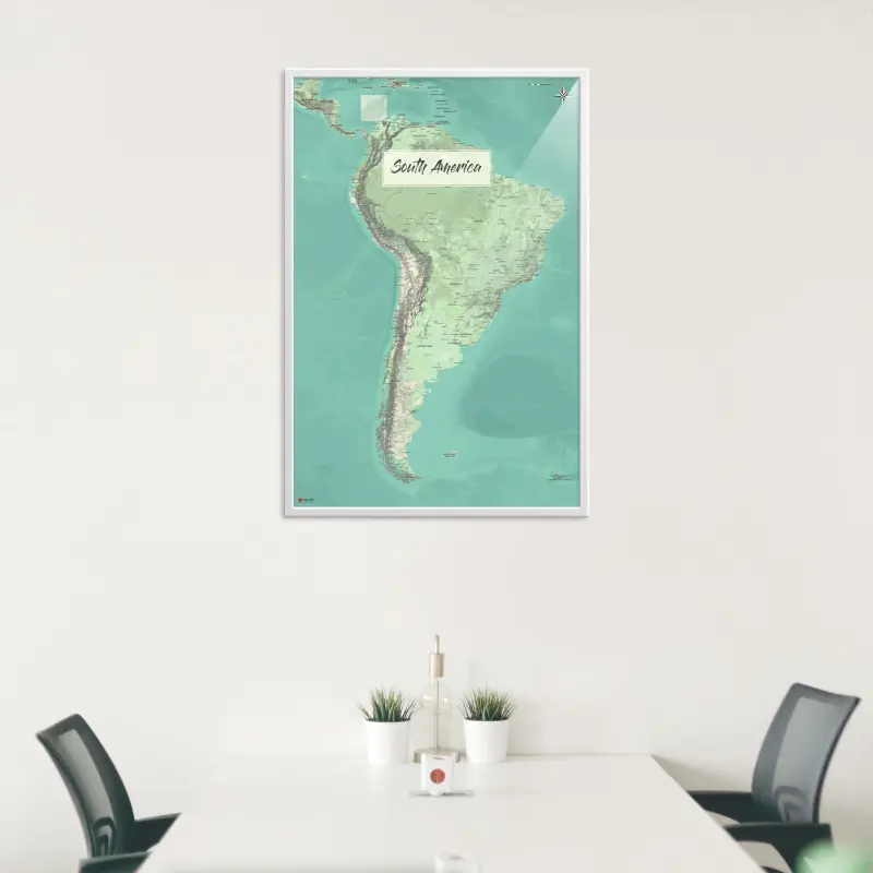 Südamerika-Landkarte als Poster im Nani Design in einem Besprechungsraum