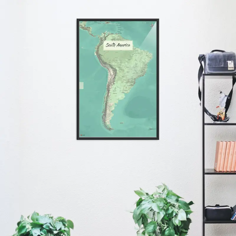 Südamerika-Landkarte als Poster im Jalma Design in einem Wohnzimmer mit Regal