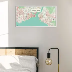 Istanbul-Stadtkarte als Poster im Nani Design in einem Schlafzimmer mit Bett